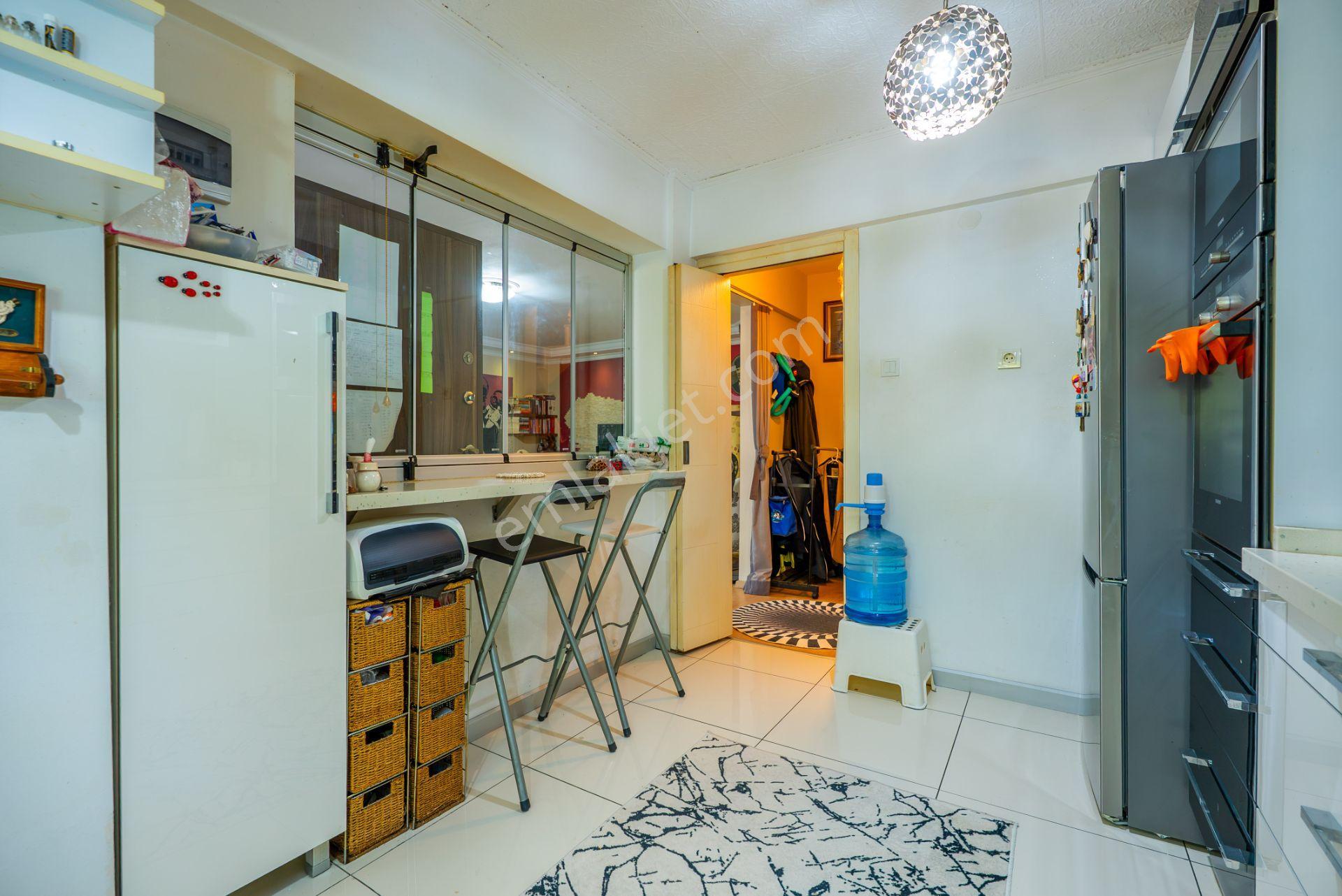 Urla Çeşmealtında Denize 200 Metre Satılık Bahçeli 5+1 Villa — fotoğraf 8