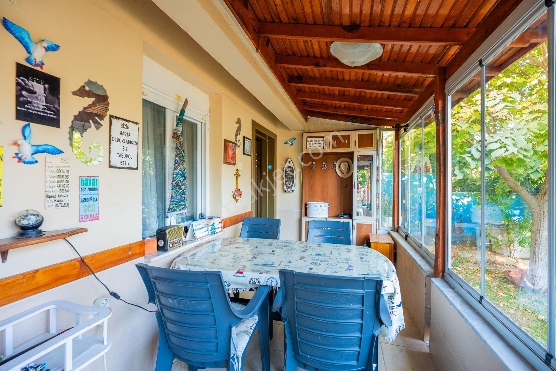 Urla Çeşmealtında Denize 200 Metre Satılık Bahçeli 5+1 Villa — fotoğraf 9