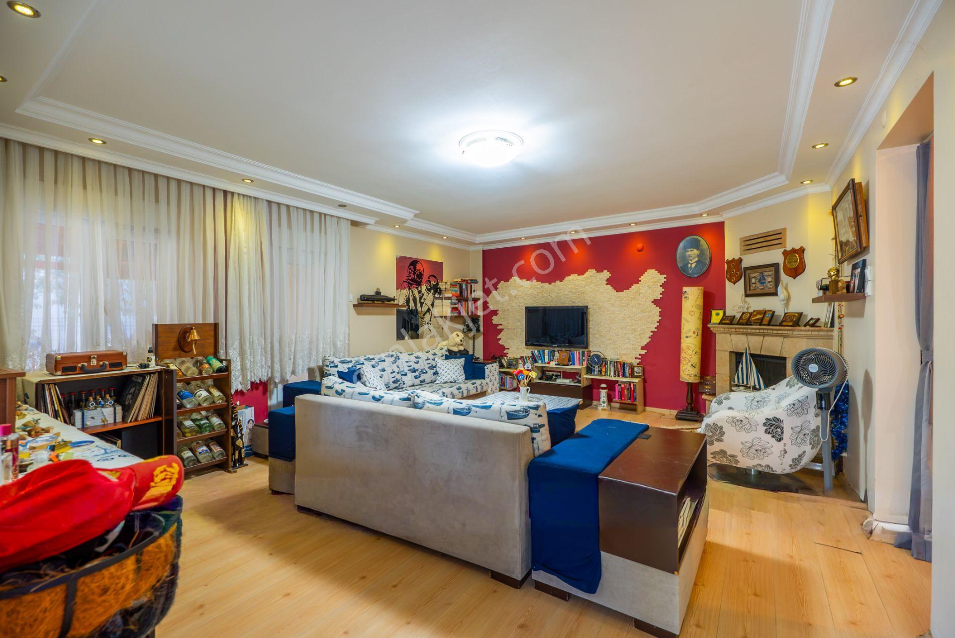 Urla Çeşmealtında Denize 200 Metre Satılık Bahçeli 5+1 Villa — fotoğraf 11