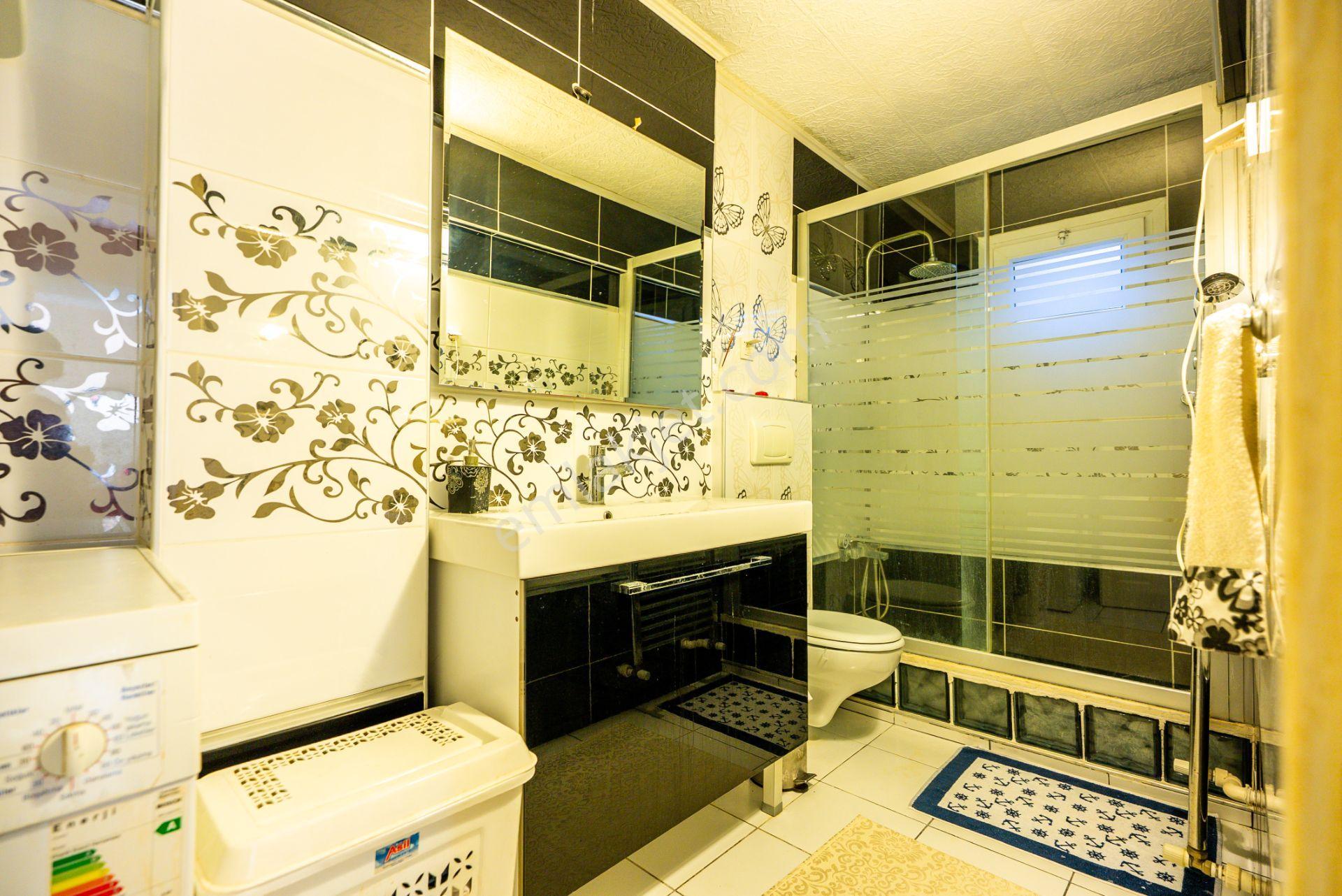 Urla Çeşmealtında Denize 200 Metre Satılık Bahçeli 5+1 Villa — fotoğraf 16