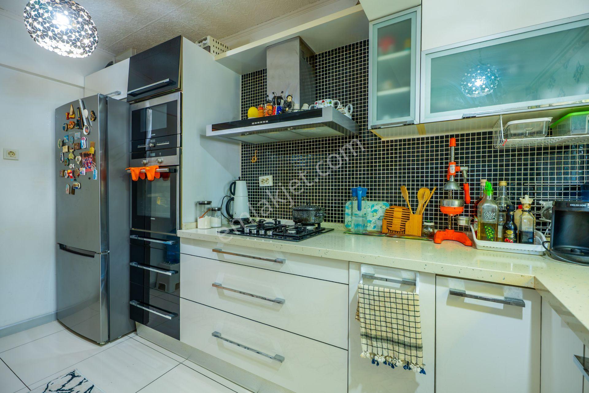 Urla Çeşmealtında Denize 200 Metre Satılık Bahçeli 5+1 Villa — fotoğraf 19