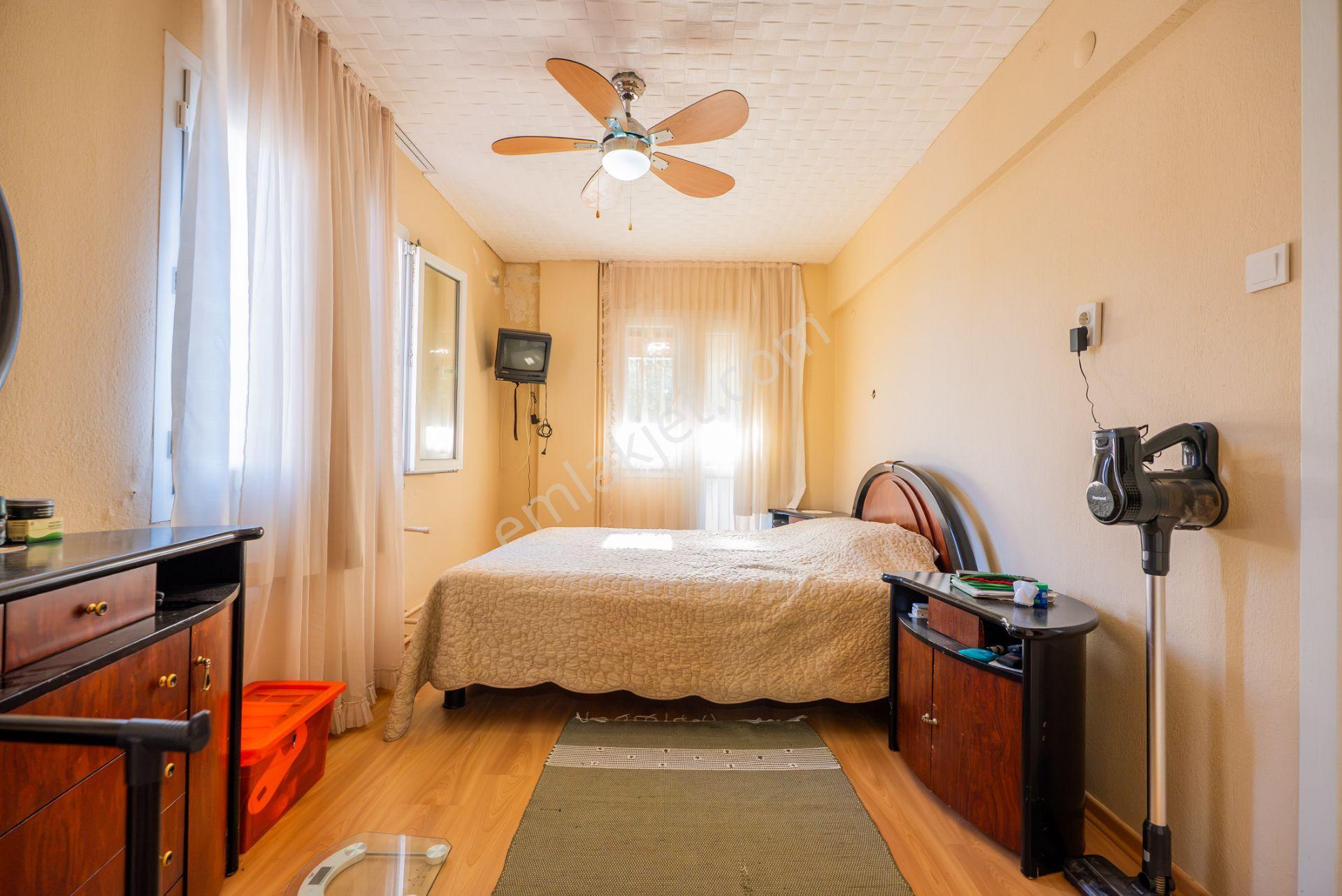 Urla Çeşmealtında Denize 200 Metre Satılık Bahçeli 5+1 Villa — fotoğraf 20