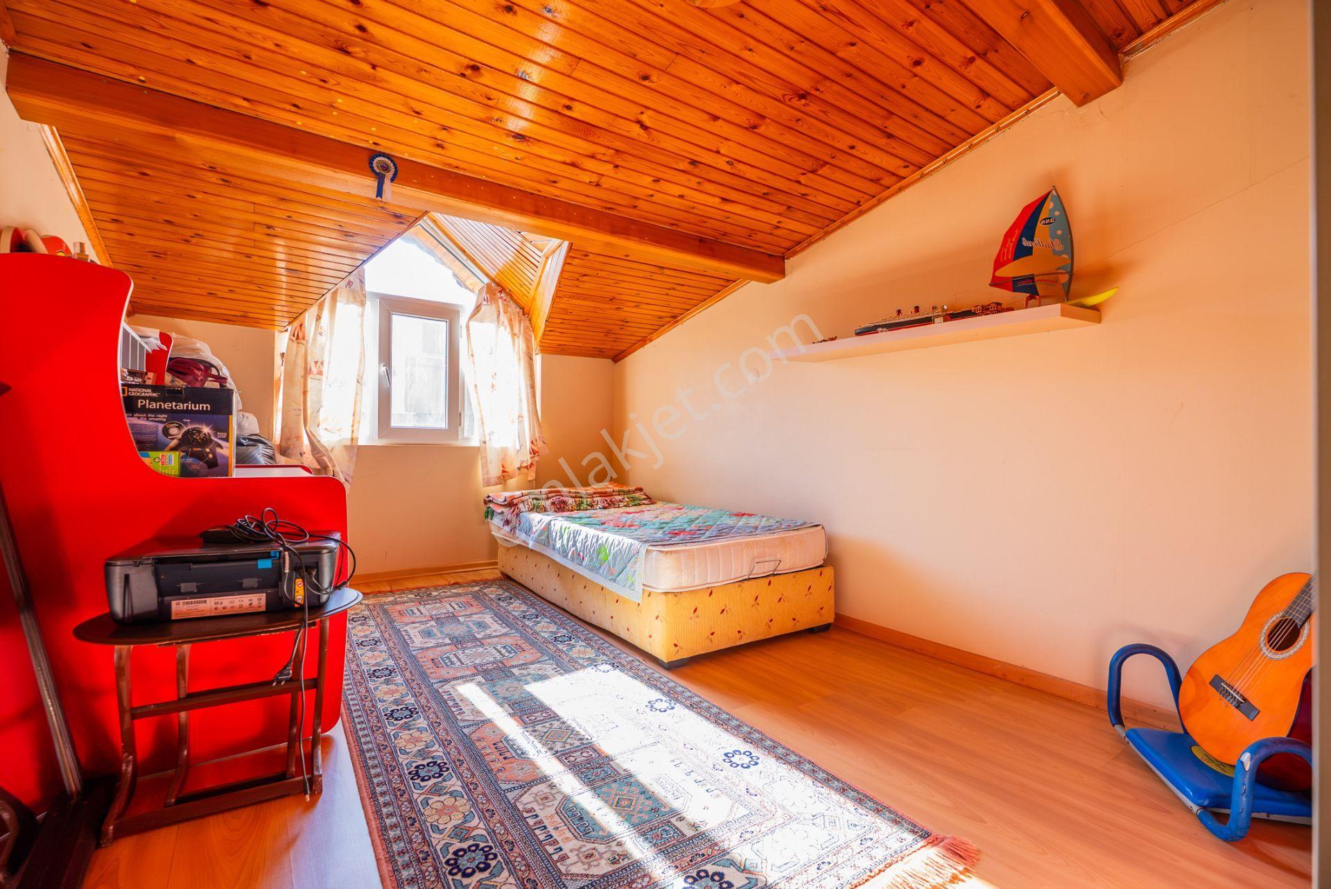 Urla Çeşmealtında Denize 200 Metre Satılık Bahçeli 5+1 Villa — fotoğraf 28