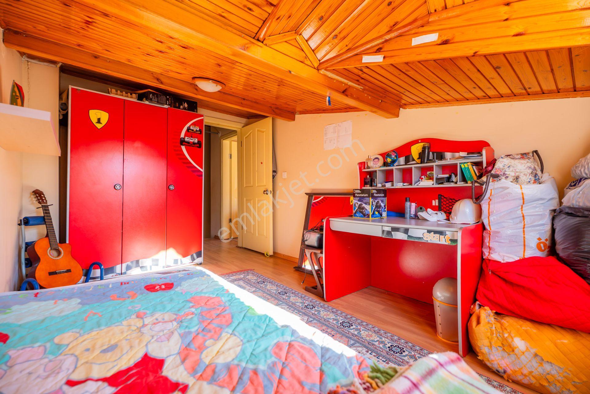 Urla Çeşmealtında Denize 200 Metre Satılık Bahçeli 5+1 Villa — fotoğraf 29