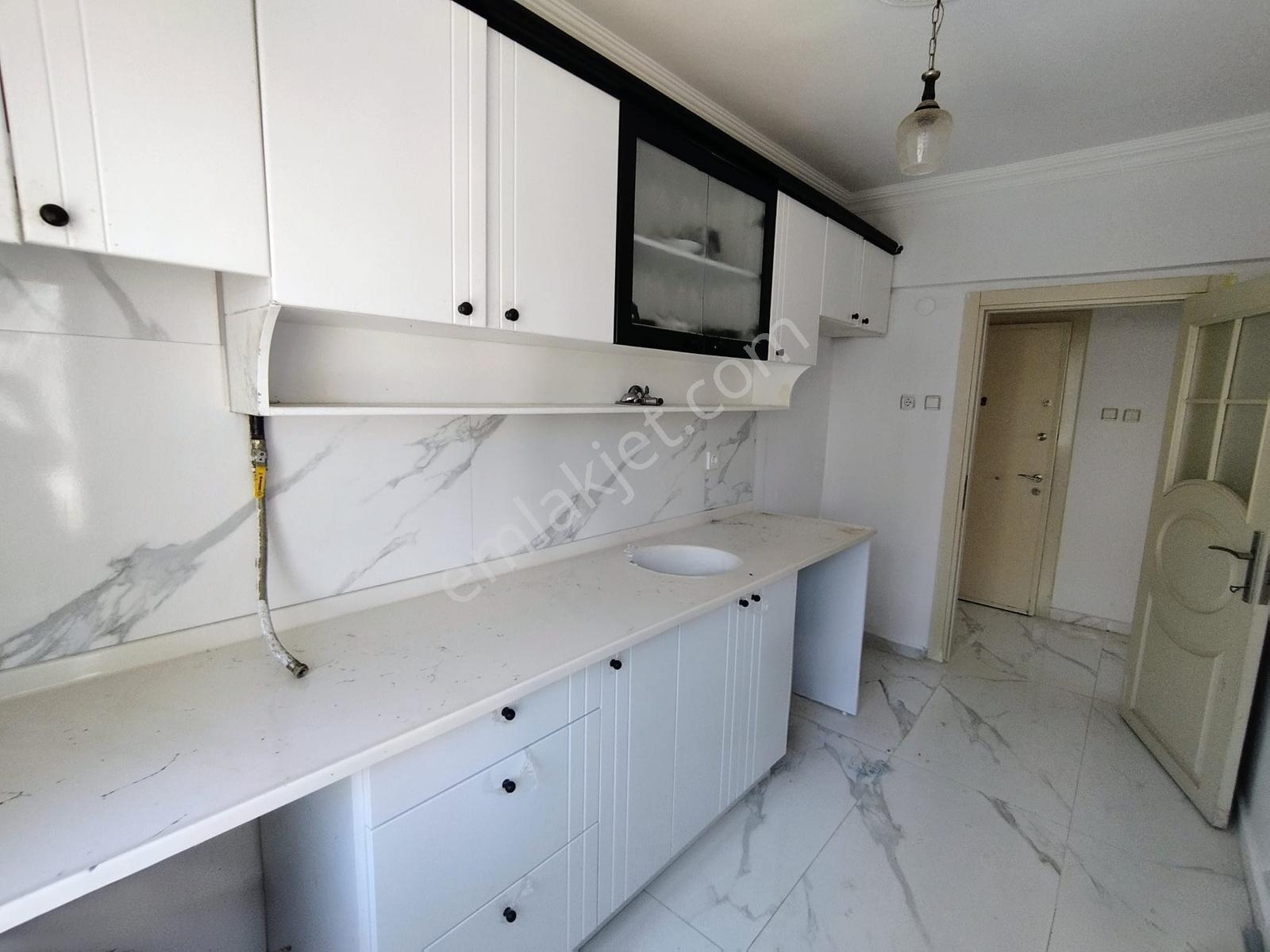 Turyap'tan;çiftlikköy Sitelerde,içi Yenilenmiş,2+1 Ara Kat Daire — fotoğraf 15