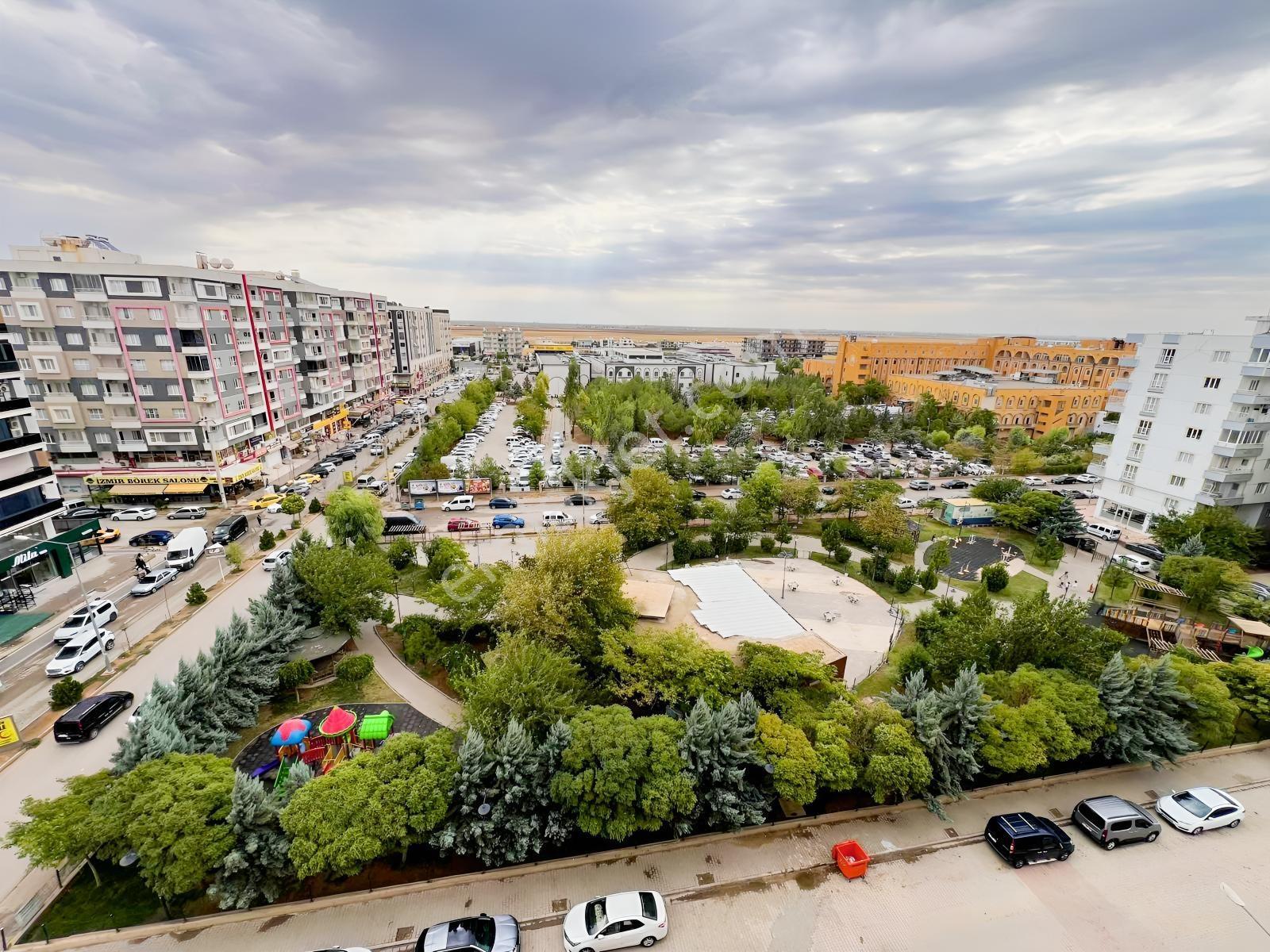 Gül Emlak'Tan Hastane Ve Park Karşısında Satılık Uygun 3+1 Daire