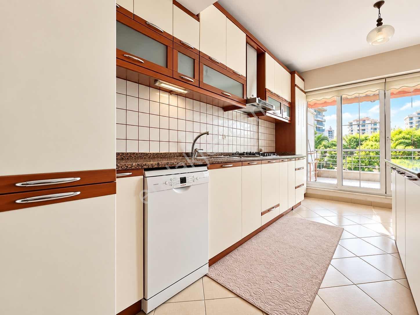Çengelköy'de Villa Konforunda 220 M2 Keyifli Bahçe Dublexi — fotoğraf 11