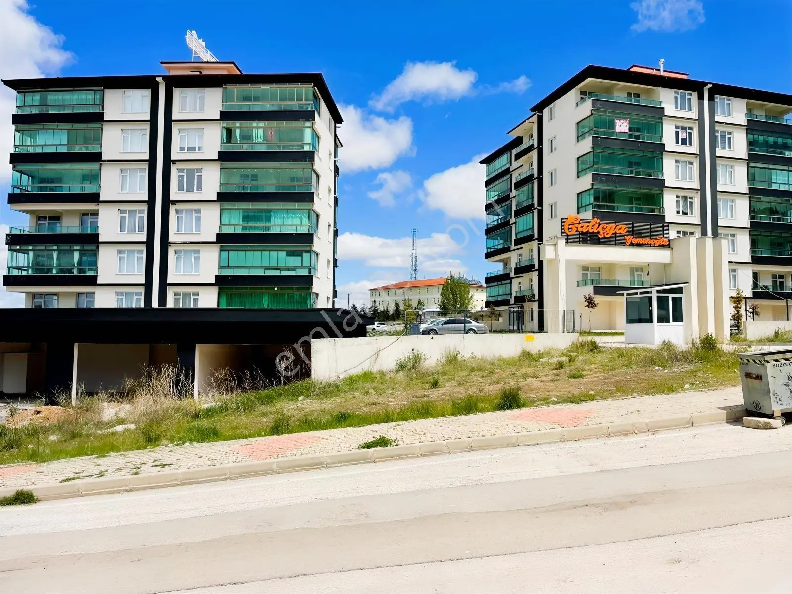 Galiçya Sitesinde 3+1 Satılık Daire--burcu Emlaktan--- — fotoğraf 2