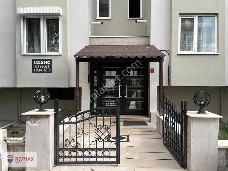 Remax Mid 'den -bahçelievlerde 3+1 Yüksek Girişi Satılık Daire — fotoğraf 2