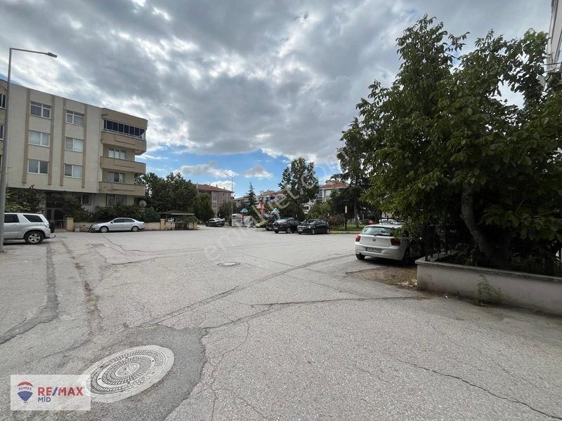 Remax Mid 'den -bahçelievlerde 3+1 Yüksek Girişi Satılık Daire — fotoğraf 4