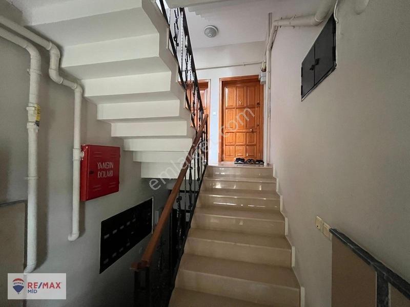Remax Mid 'den -bahçelievlerde 3+1 Yüksek Girişi Satılık Daire — fotoğraf 5