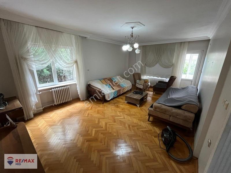 Remax Mid 'den -bahçelievlerde 3+1 Yüksek Girişi Satılık Daire — fotoğraf 6