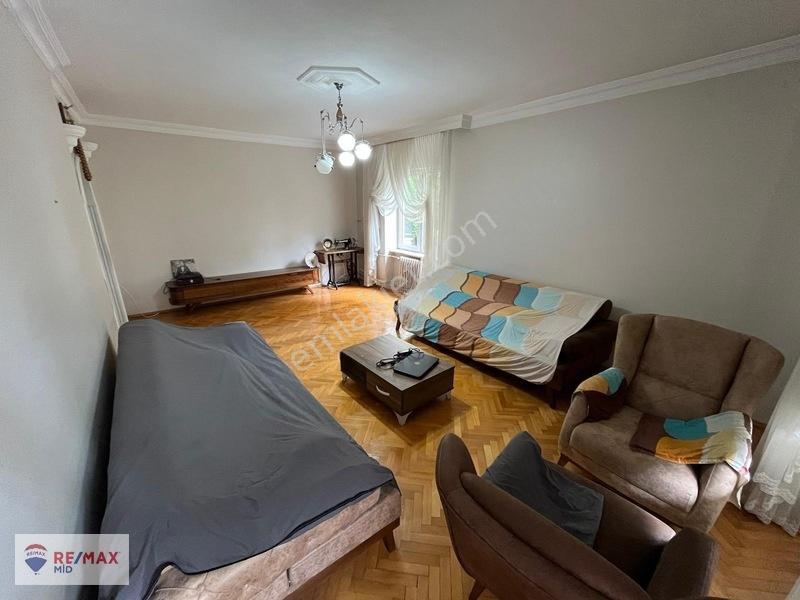 Remax Mid 'den -bahçelievlerde 3+1 Yüksek Girişi Satılık Daire — fotoğraf 7