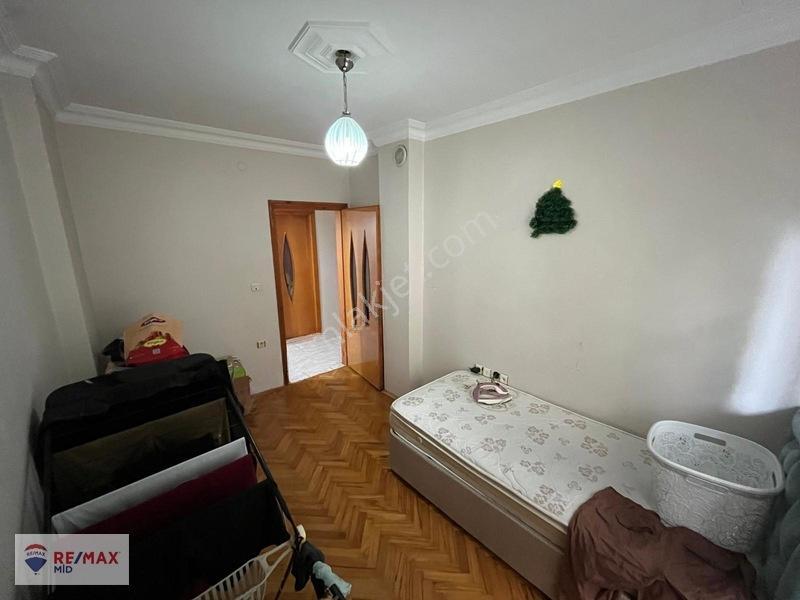 Remax Mid 'den -bahçelievlerde 3+1 Yüksek Girişi Satılık Daire — fotoğraf 13