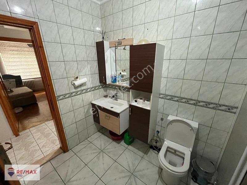 Remax Mid 'den -bahçelievlerde 3+1 Yüksek Girişi Satılık Daire — fotoğraf 15