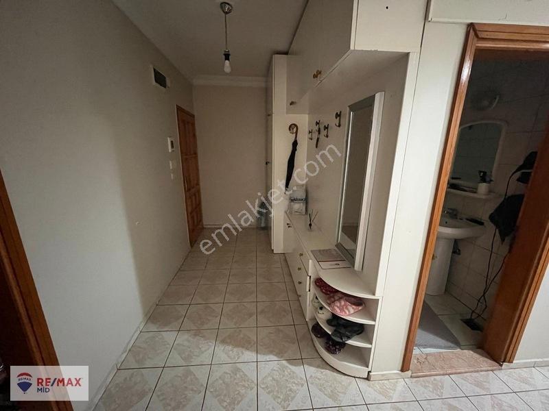Remax Mid 'den -bahçelievlerde 3+1 Yüksek Girişi Satılık Daire — fotoğraf 24