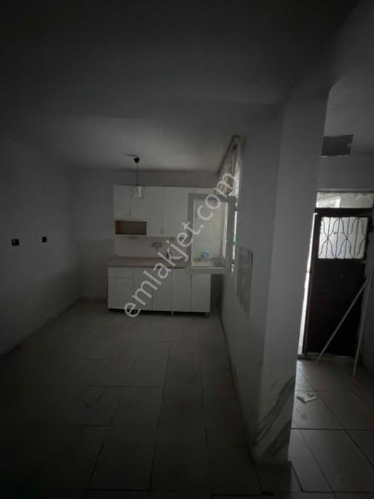 İsmetpaşada Ana Caddeye Yakın 4 Daireli Yatırımlık Müstakil Ev — fotoğraf 2