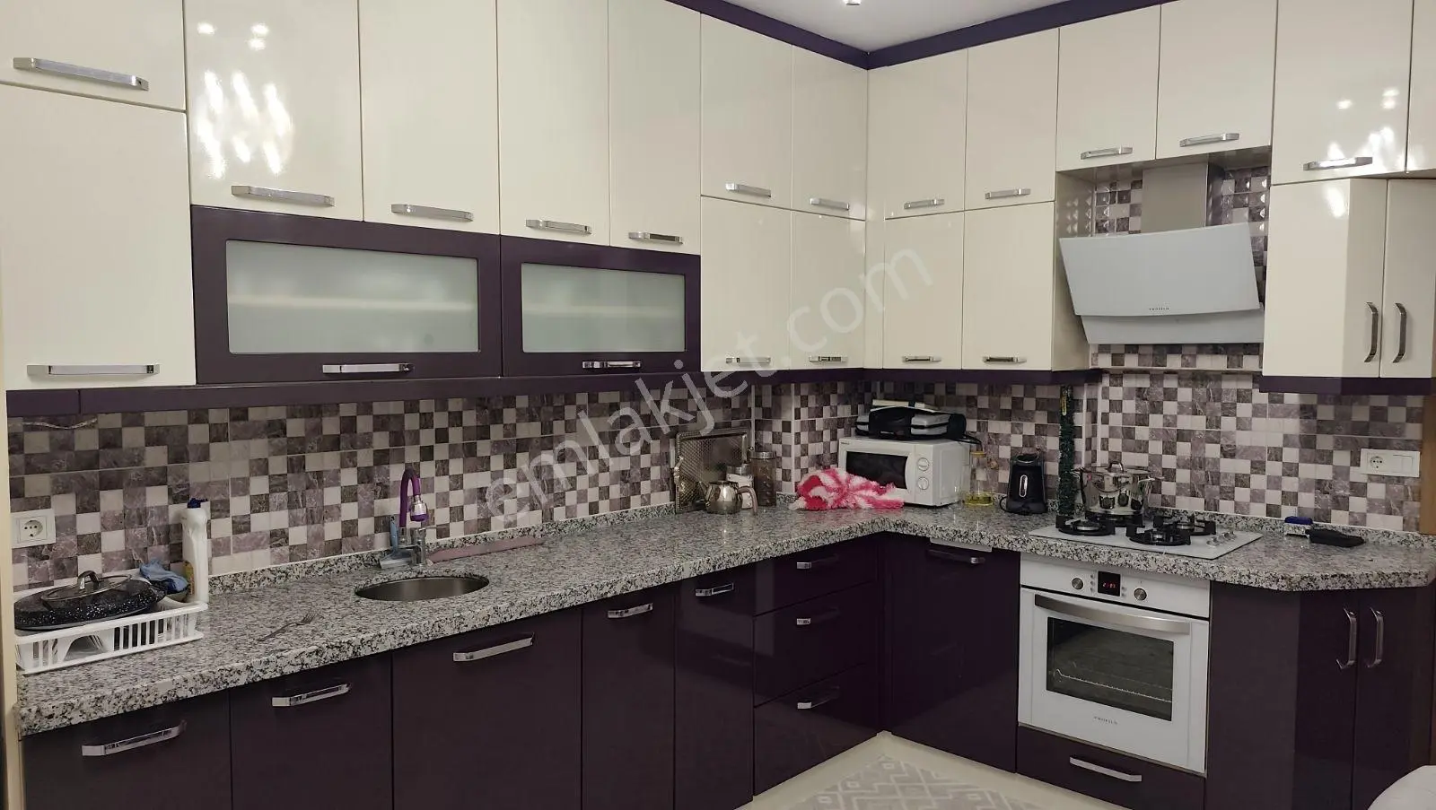 Selçuklu Nüfus Müdürlüğü Yakını Geniş 3+1 Bakımlı Daire