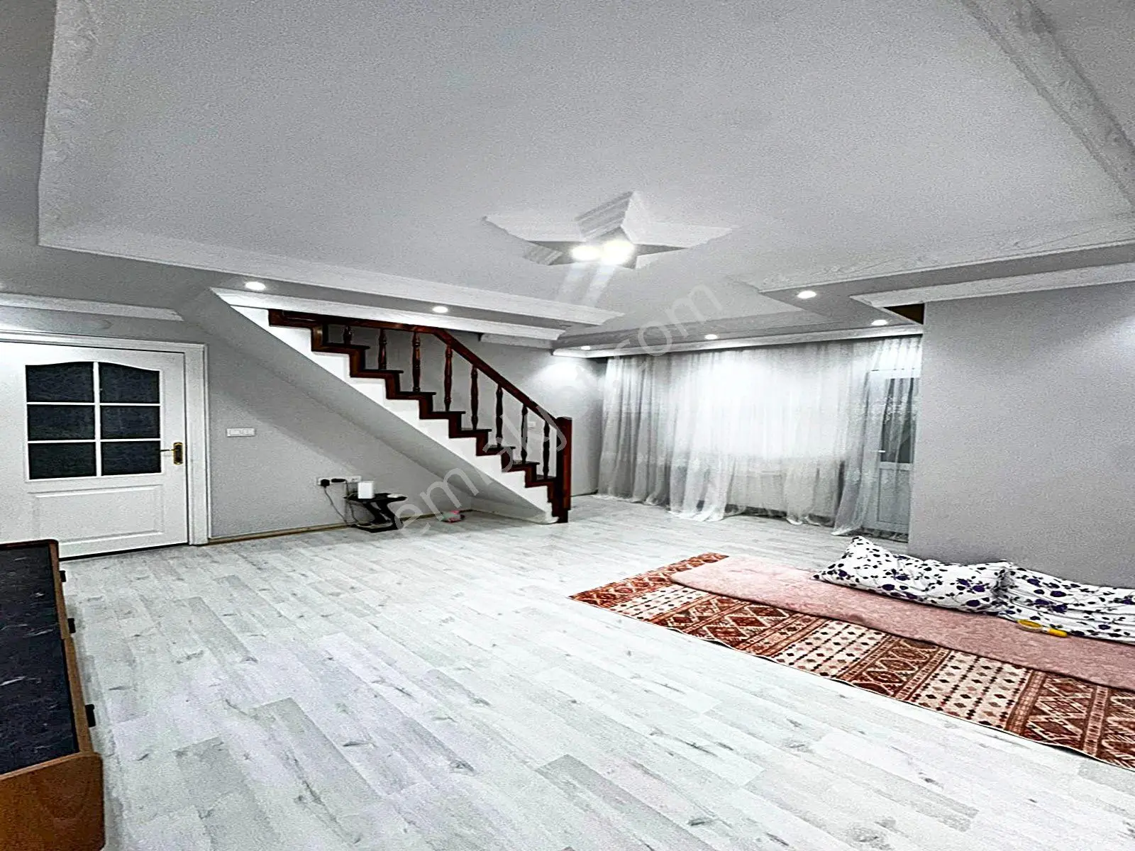 Yıldırım Yapı'dan Merkezi Konumda Eminevim & Krediye Uygun Acill Satılık 3+1 Arakat Dubleks Daire!! — fotoğraf 2
