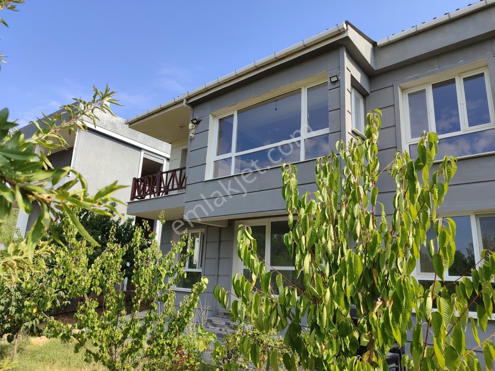 İzmir'İm Gayrimenkul'Den Satılık Villa
