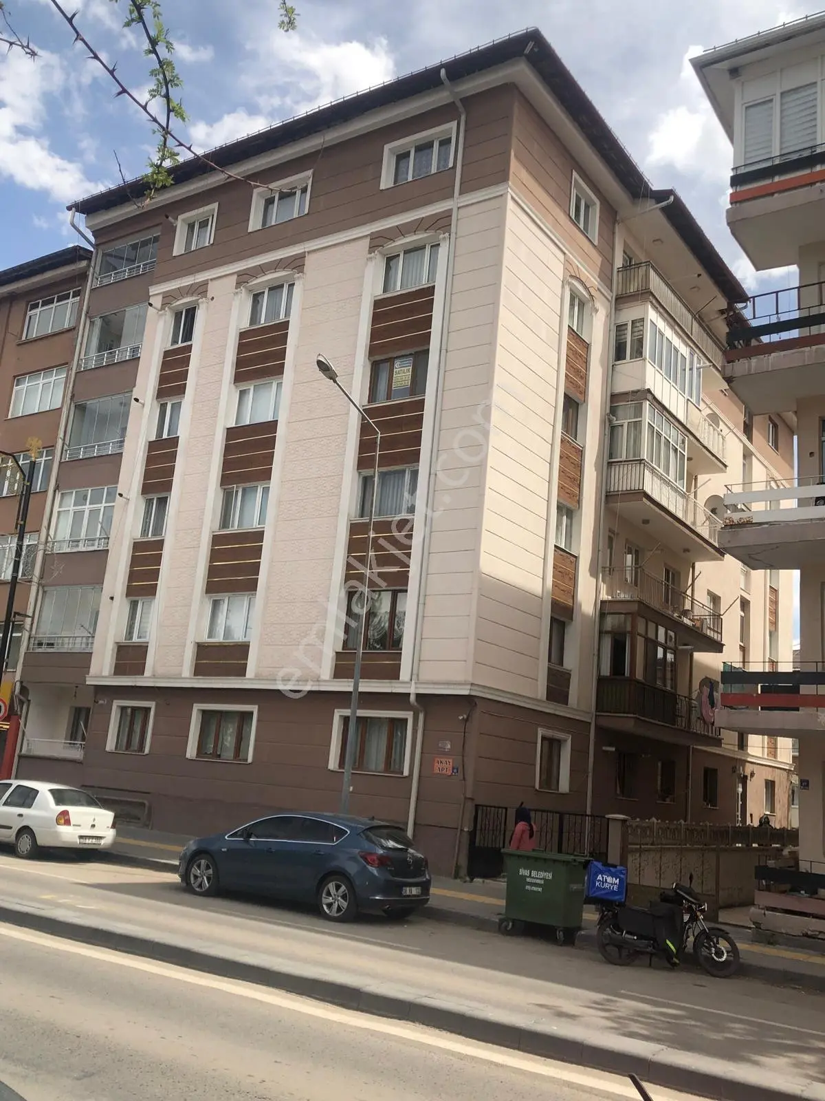 C.k'danşehir Merkezinde Millet Bahçesi Yanında 3+1 Satılık Daire — fotoğraf 2