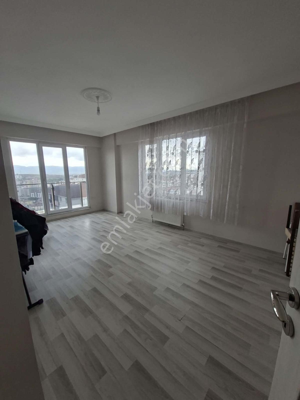 Değişim Emlak'tan Tosya Yolu Kaan Sitesinde Satılık 2+1 Daire — fotoğraf 11