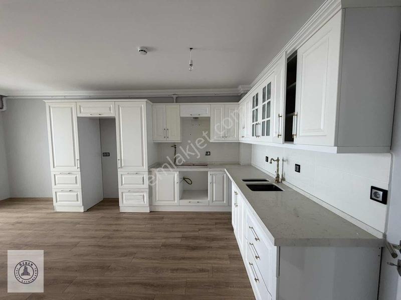 Özden Gayrimenkul'den Safir Sitesinde 3+1 Satılık Daire — fotoğraf 8