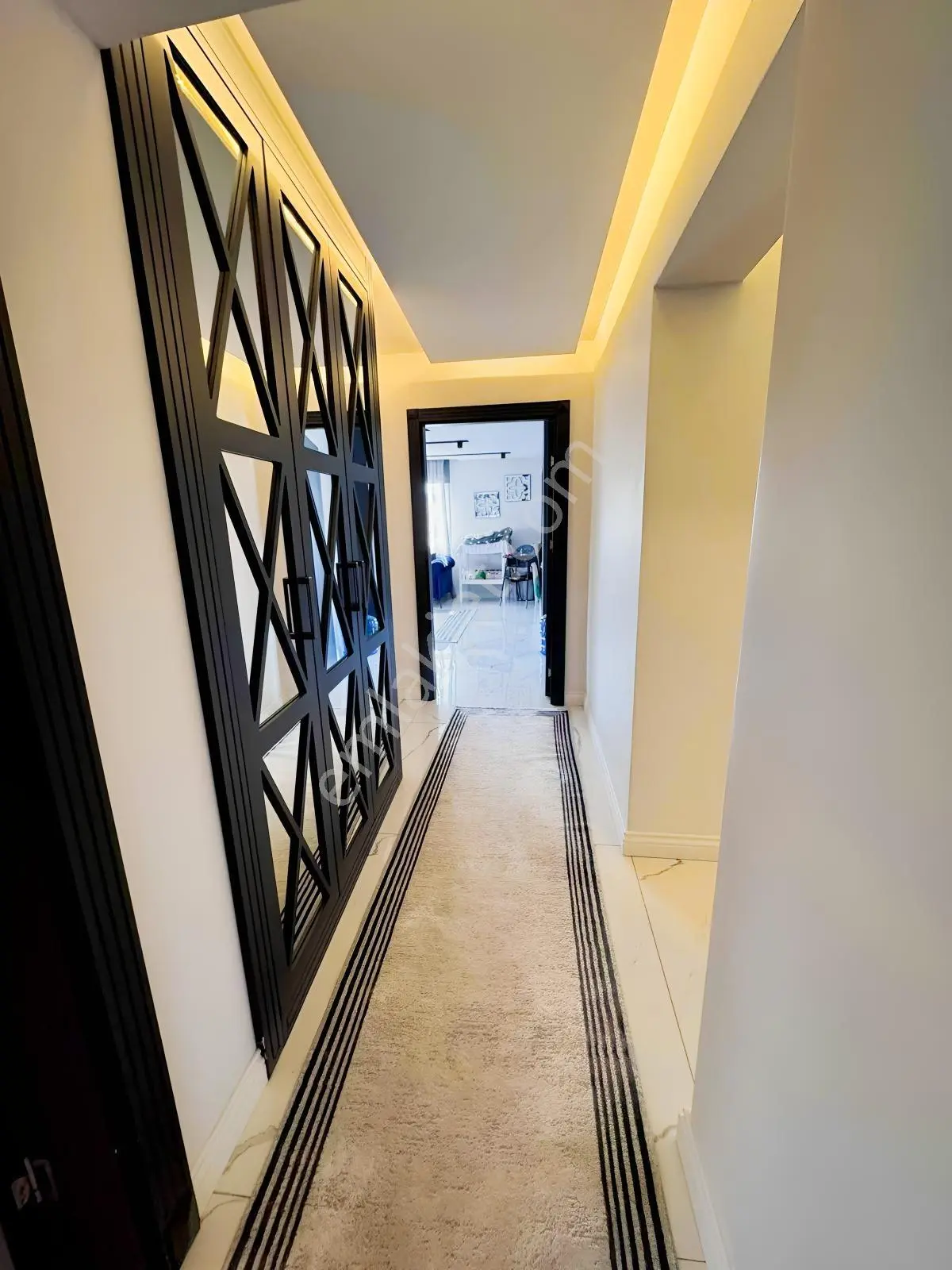 Mertegeden Urla Merkezde Satılık Daire — fotoğraf 2