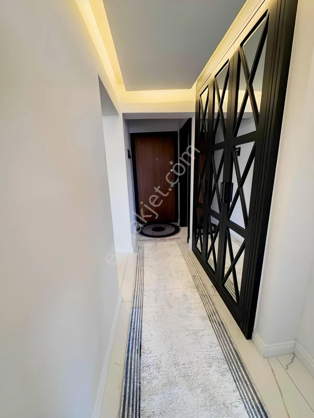Mertegeden Urla Merkezde Satılık Daire — fotoğraf 3