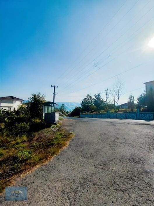 Güzlekte 1200 Mt2 Düz Manzaralı İmarlı Arsa — fotoğraf 3