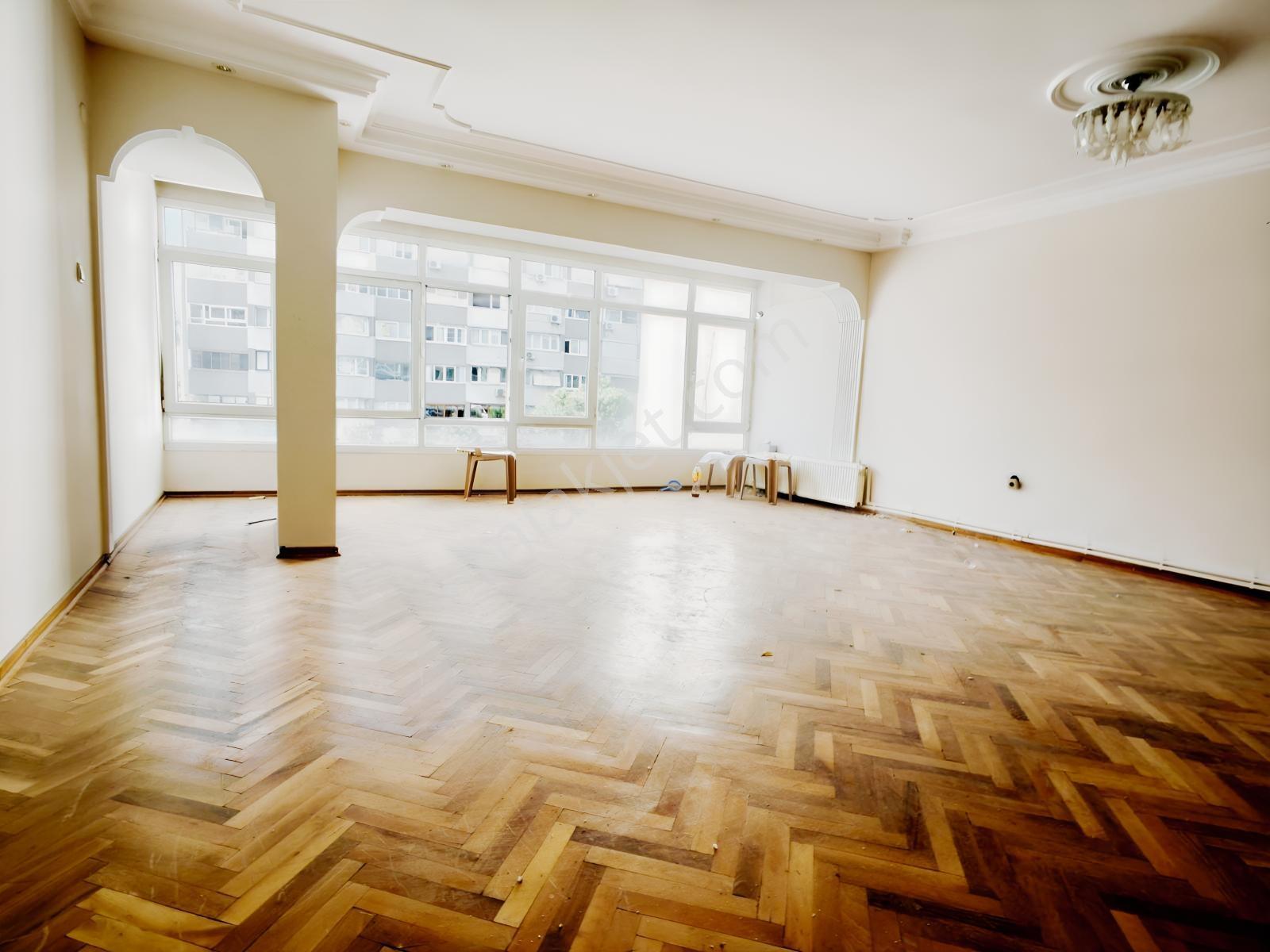 İnönü Caddesi Üzerinde | 130 M² | 3+1 | Satılık Daire — fotoğraf 2