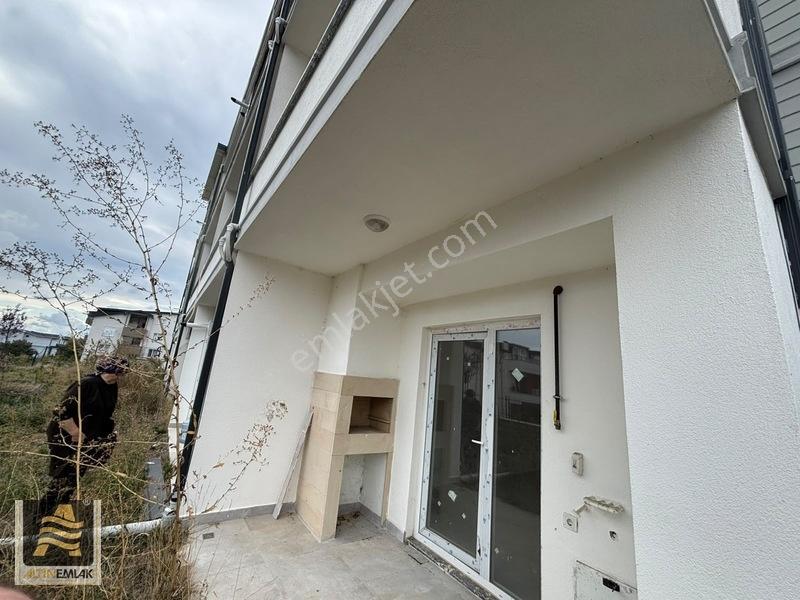 Cebecide Denize Yakın Sıfır 3+1 Bahçeli Dubleks Daire — fotoğraf 7