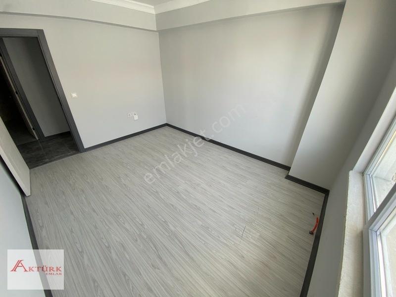 //aktürk Emlak\\ebeveyn+kiler+giyinme Oda+ankastre+iskan 0 Daire — fotoğraf 12