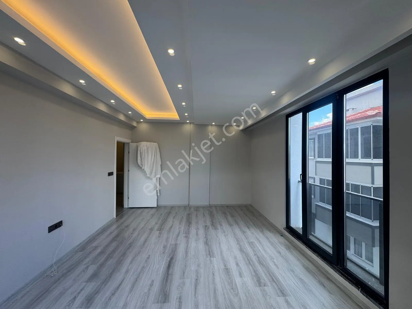 Altınovada Lüks Deniz Doğa Şehir Manzaralı 2+1 Daire — fotoğraf 2