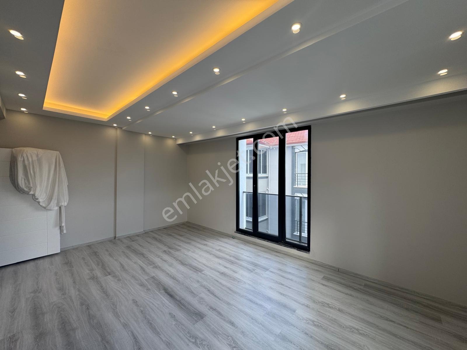Altınovada Lüks Deniz Doğa Şehir Manzaralı 2+1 Daire — fotoğraf 6