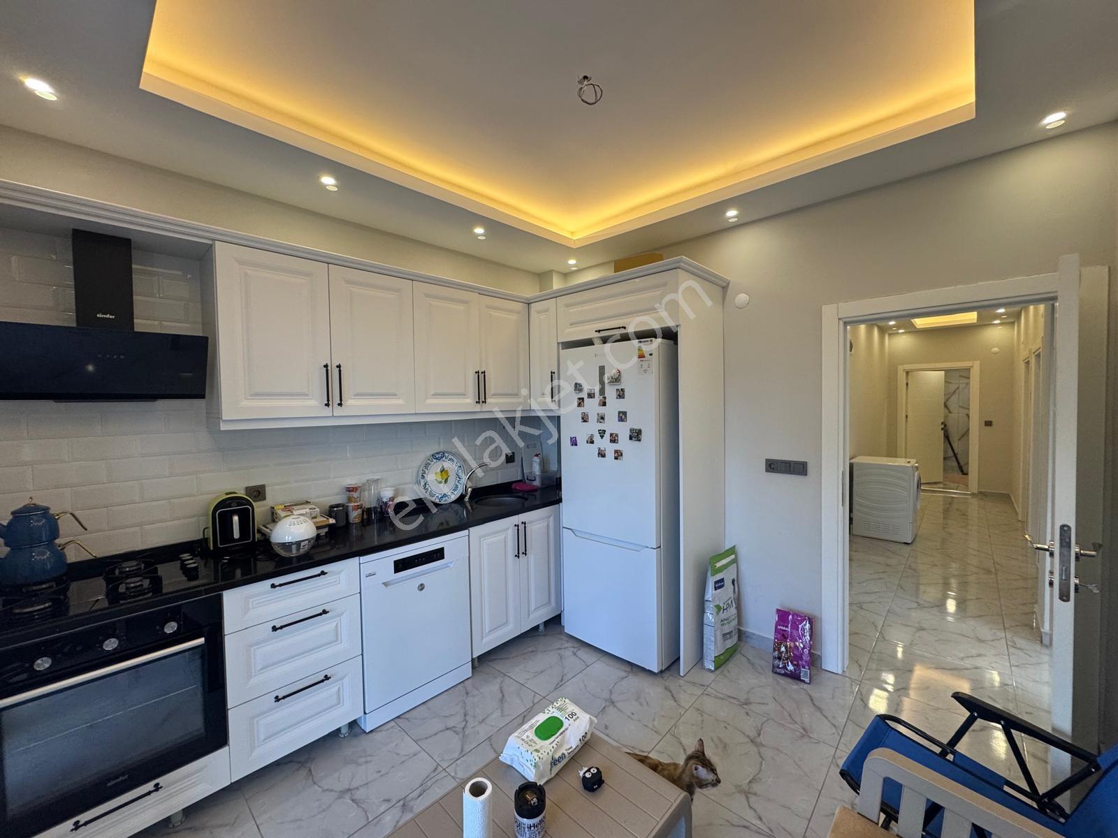 Altınovada Lüks Deniz Doğa Şehir Manzaralı 2+1 Daire — fotoğraf 8