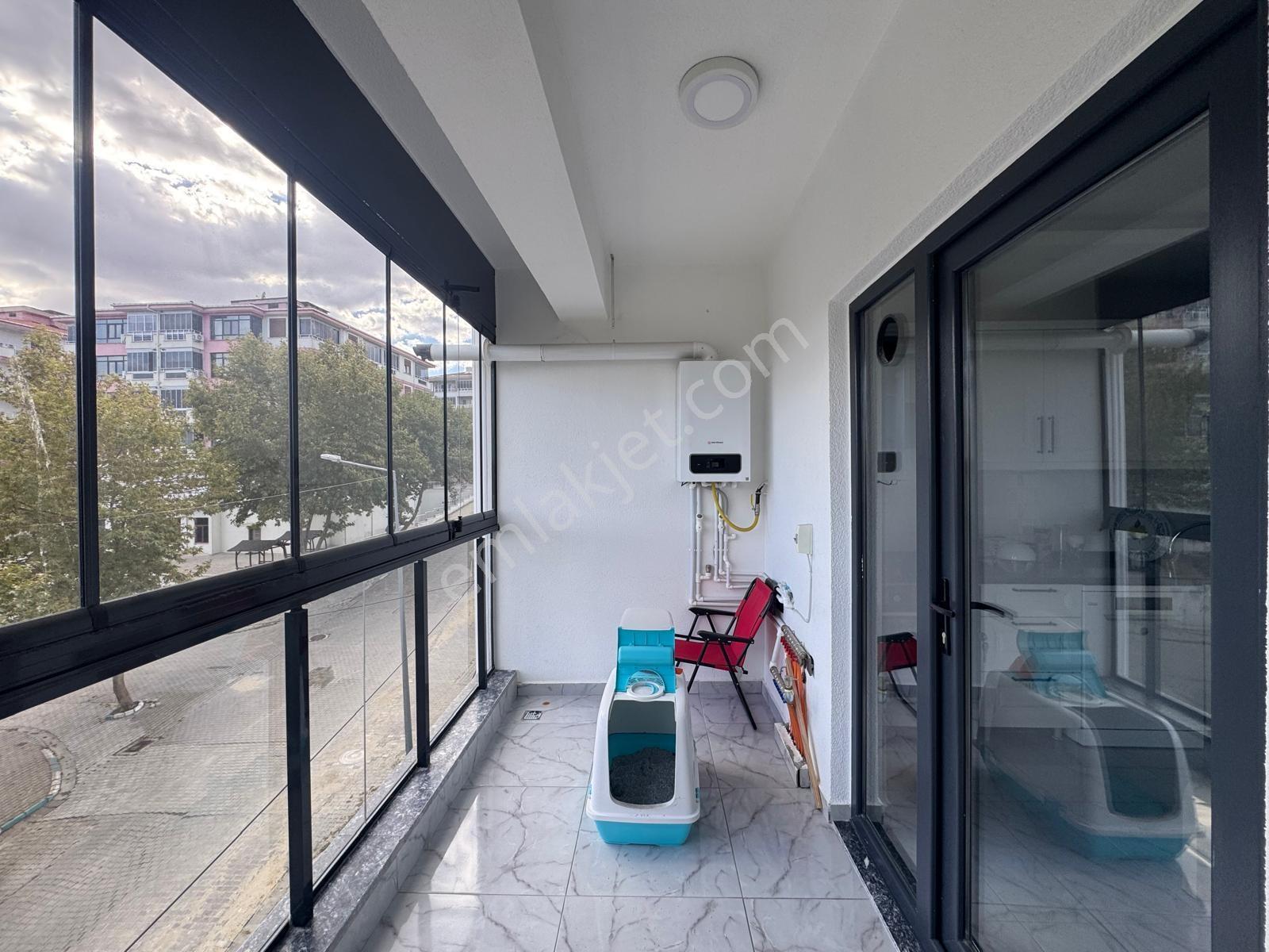 Altınovada Lüks Deniz Doğa Şehir Manzaralı 2+1 Daire — fotoğraf 11