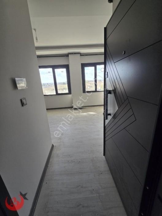 Özer Gayrimenkulden Çerkezköy Tepede Butik Site İçerisinde 1+1 — fotoğraf 3