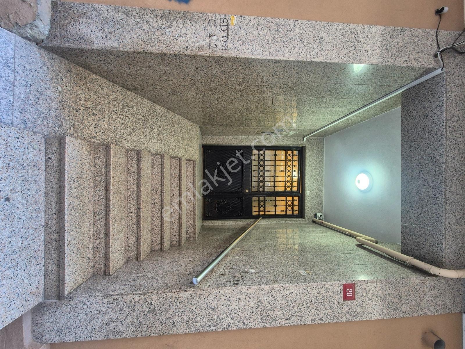 Bağlarbaşın'da Fırsat Satılık 2+1 95m2 Net Arakat Daire — fotoğraf 33