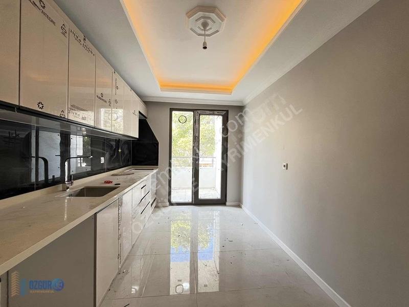 Özgürce'den Limitsiz Kredili Asansörlü Lüks Geniş 2+1 Ara Kat — fotoğraf 4