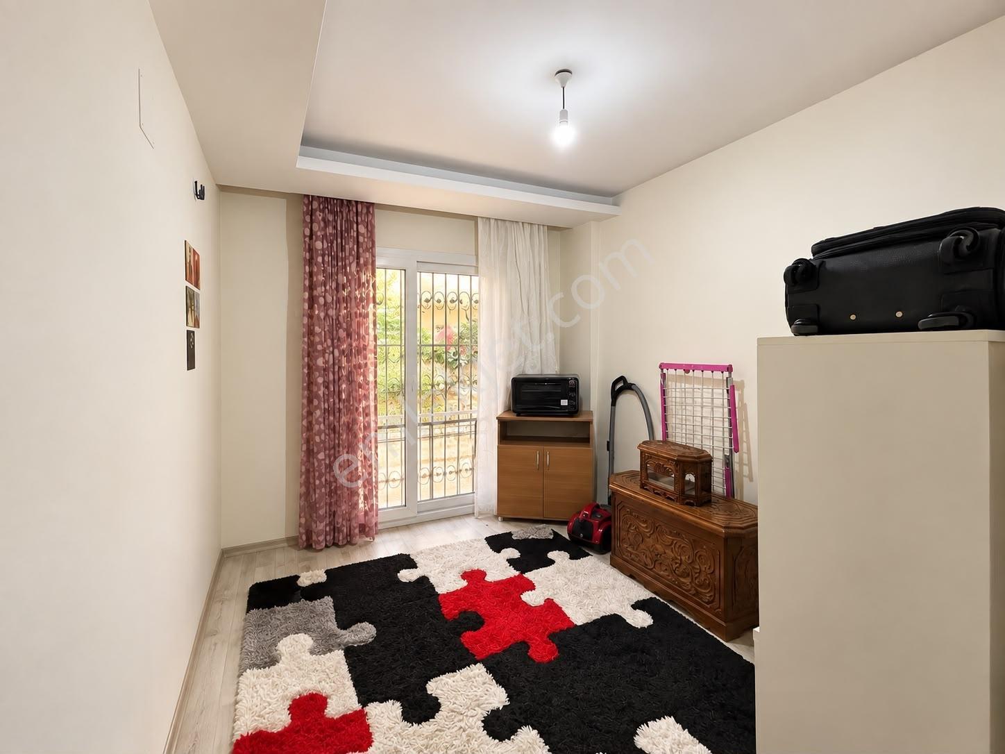 Remax Palm'den Bahçelievlerde Toros Üni.'ye 2dk Satılık 2+1 — fotoğraf 6