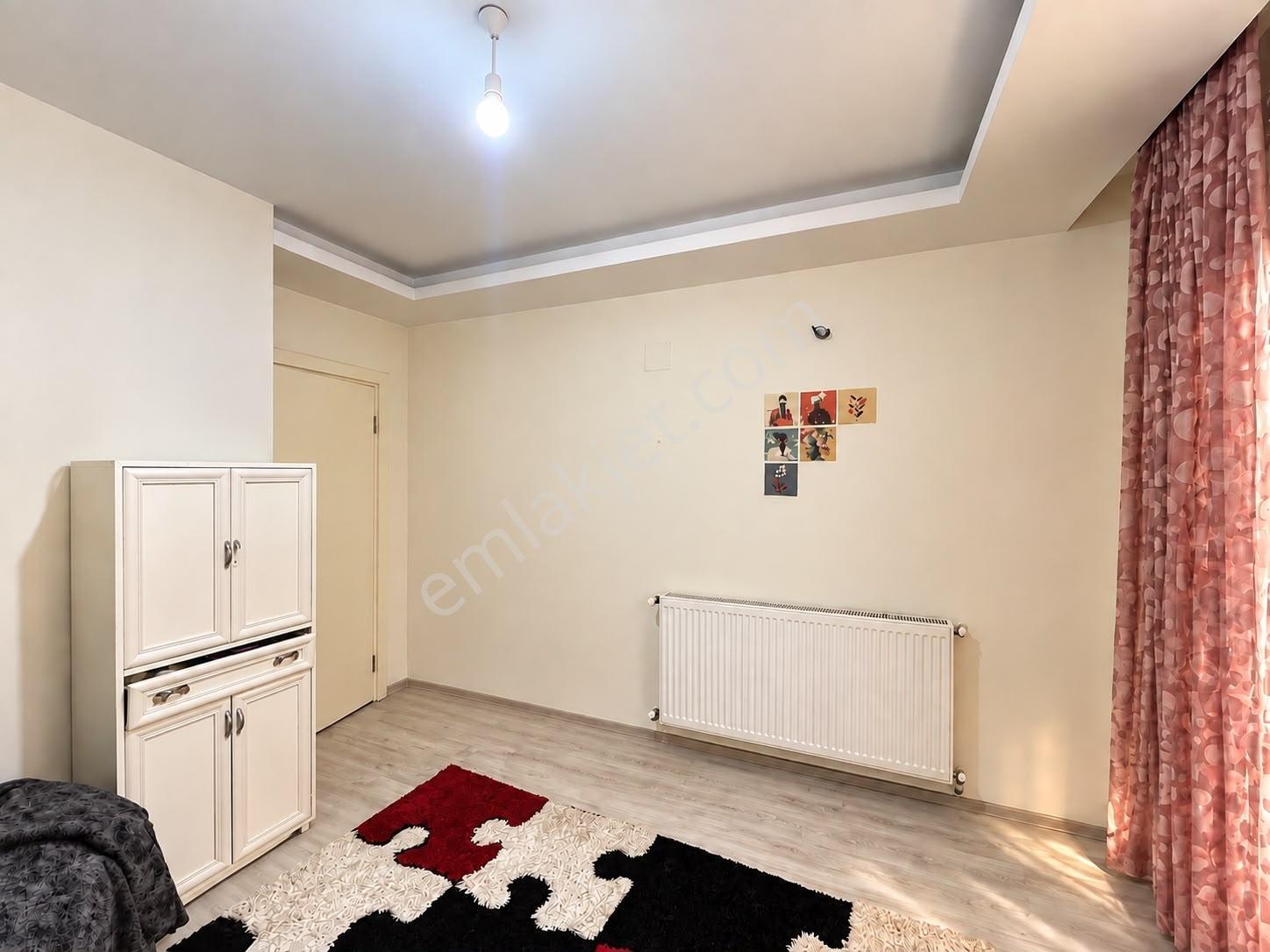 Remax Palm'den Bahçelievlerde Toros Üni.'ye 2dk Satılık 2+1 — fotoğraf 8