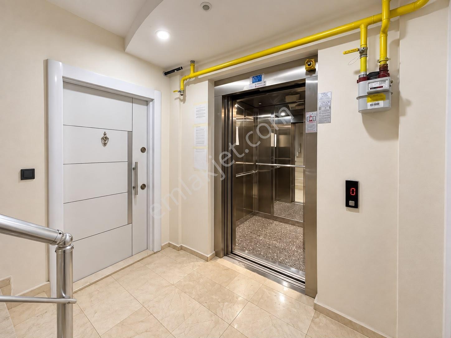 Remax Palm'den Bahçelievlerde Toros Üni.'ye 2dk Satılık 2+1 — fotoğraf 14