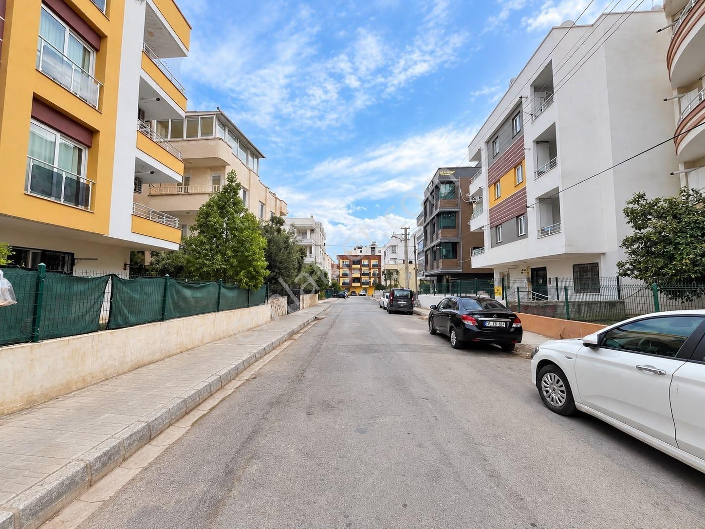 Remax Palm'den Bahçelievlerde Toros Üni.'ye 2dk Satılık 2+1 — fotoğraf 22