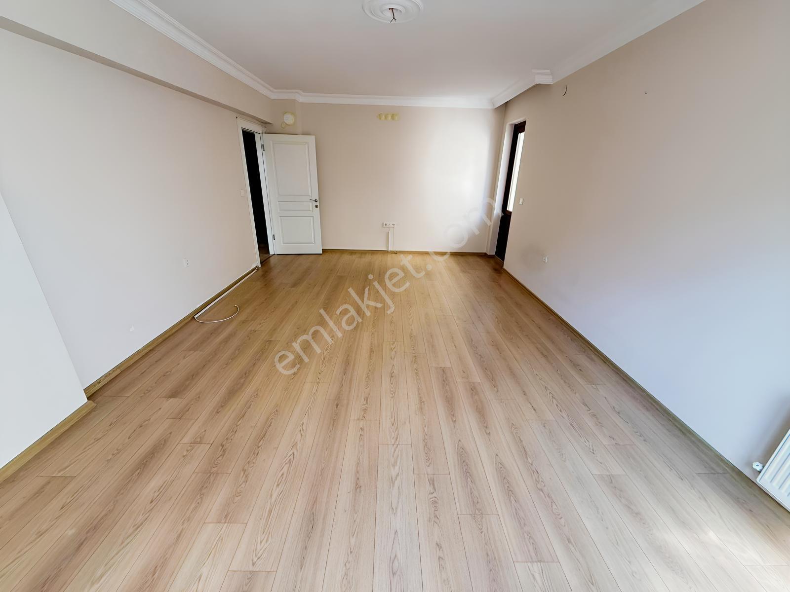 Vatan'dan Bağlarbaşı'nda 1. Kat Ön Cephe 3+1 Bağımsız 150 M2!!!! — fotoğraf 12
