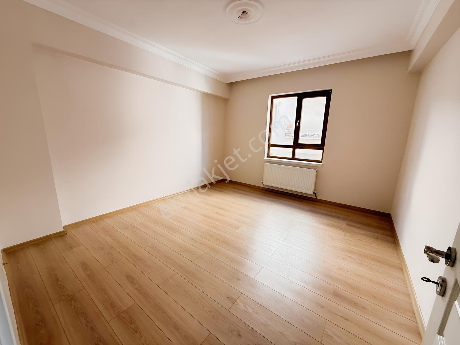 Vatan'dan Bağlarbaşı'nda 1. Kat Ön Cephe 3+1 Bağımsız 150 M2!!!! — fotoğraf 13