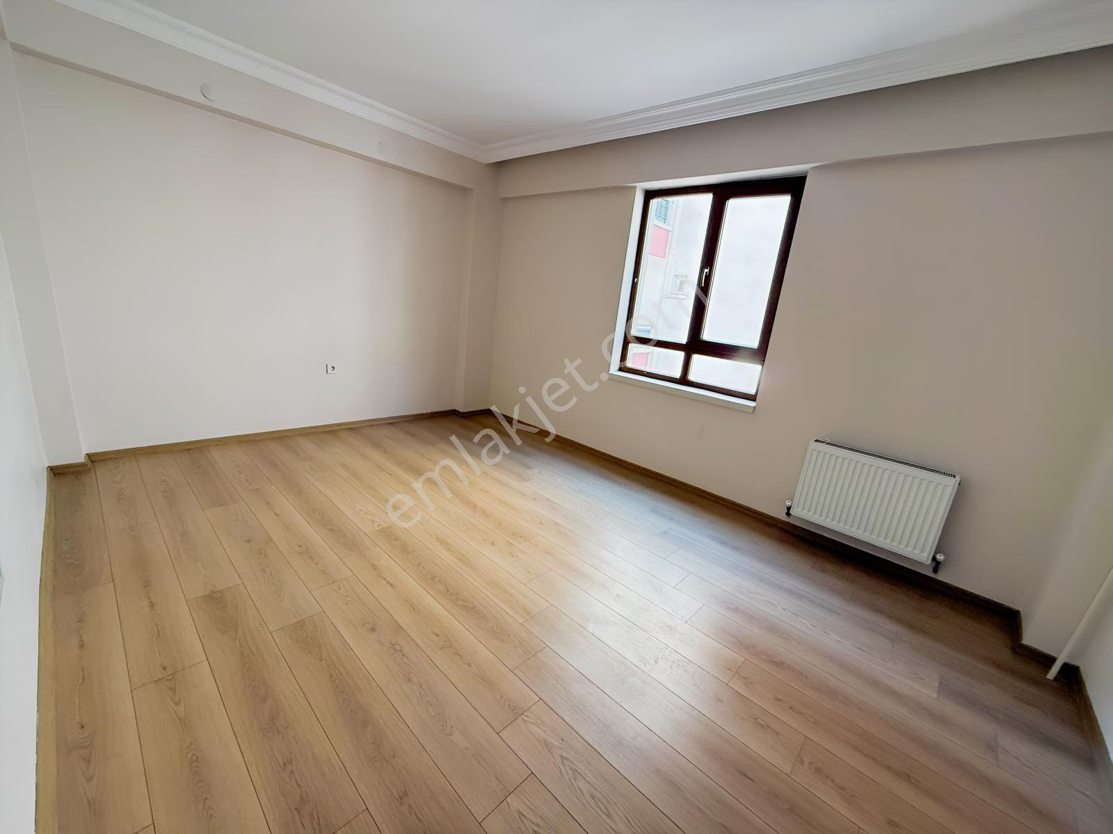 Vatan'dan Bağlarbaşı'nda 1. Kat Ön Cephe 3+1 Bağımsız 150 M2!!!! — fotoğraf 15