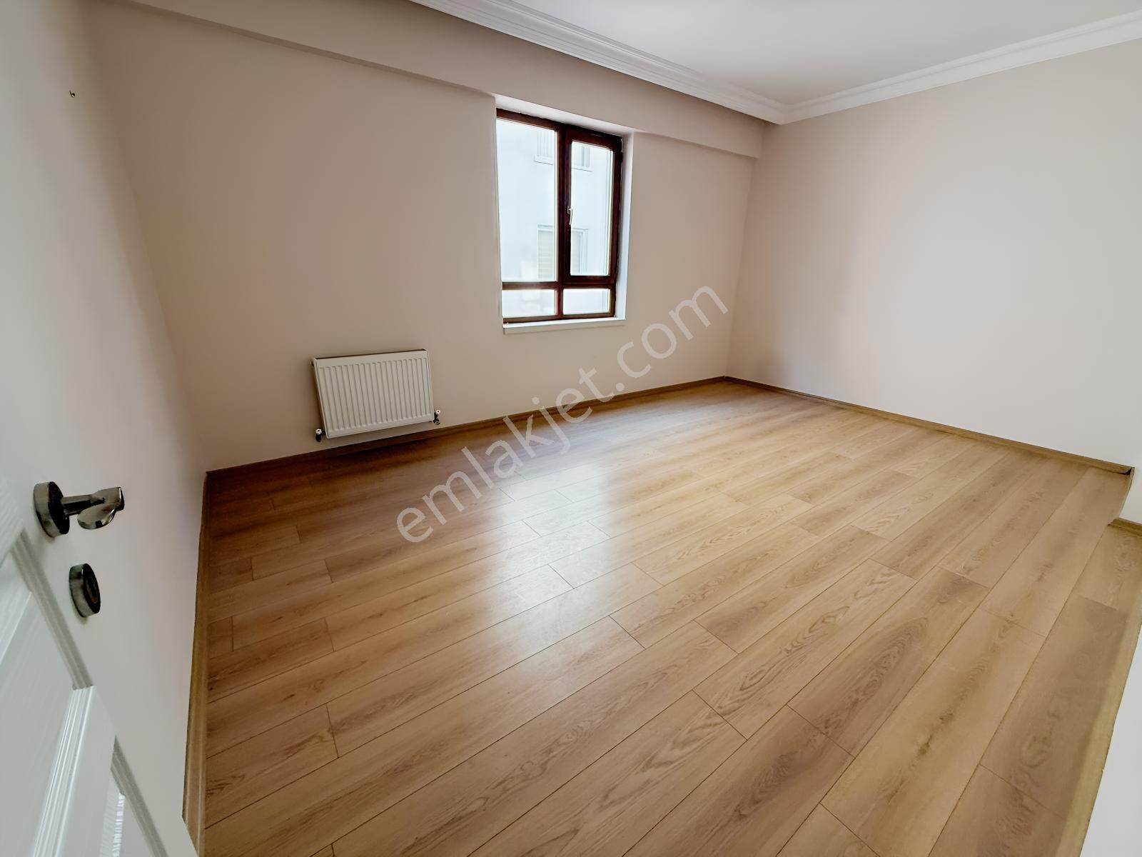 Vatan'dan Bağlarbaşı'nda 1. Kat Ön Cephe 3+1 Bağımsız 150 M2!!!! — fotoğraf 18