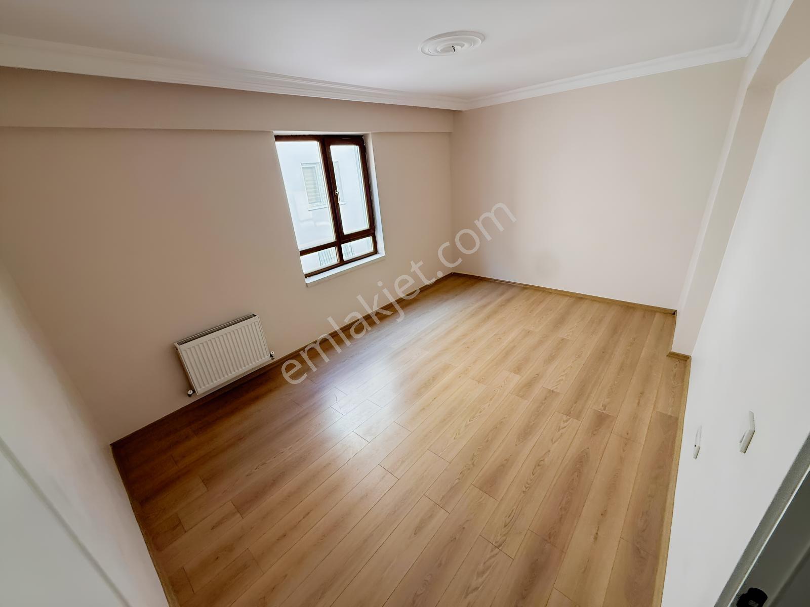 Vatan'dan Bağlarbaşı'nda 1. Kat Ön Cephe 3+1 Bağımsız 150 M2!!!! — fotoğraf 19