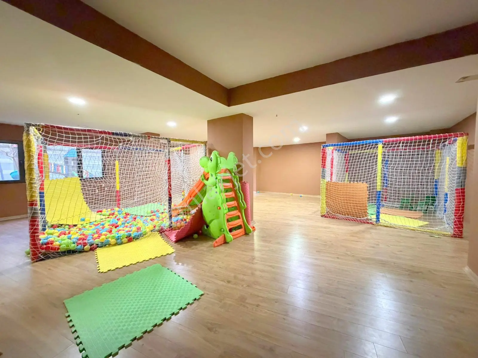 Mertcan'dan Ary Efedra Sitesi İçinde Balkonlu Geniş Ferah 2+1 — fotoğraf 20